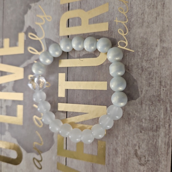 Bracelets - Picture 5 of 8